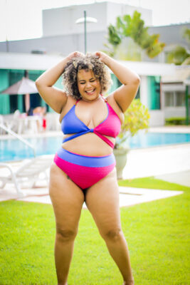 Biquíni plus size rosa com azul